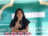 Pimpinan Komisariat IPNU-IPPNU MTs Nur Iman Mlangi Selenggarakan Muhadhoroh 4 Bahasa